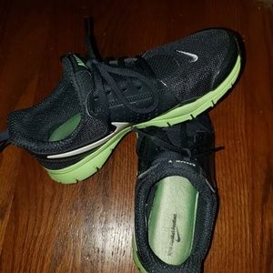 Nike running shoes w/gel insoles